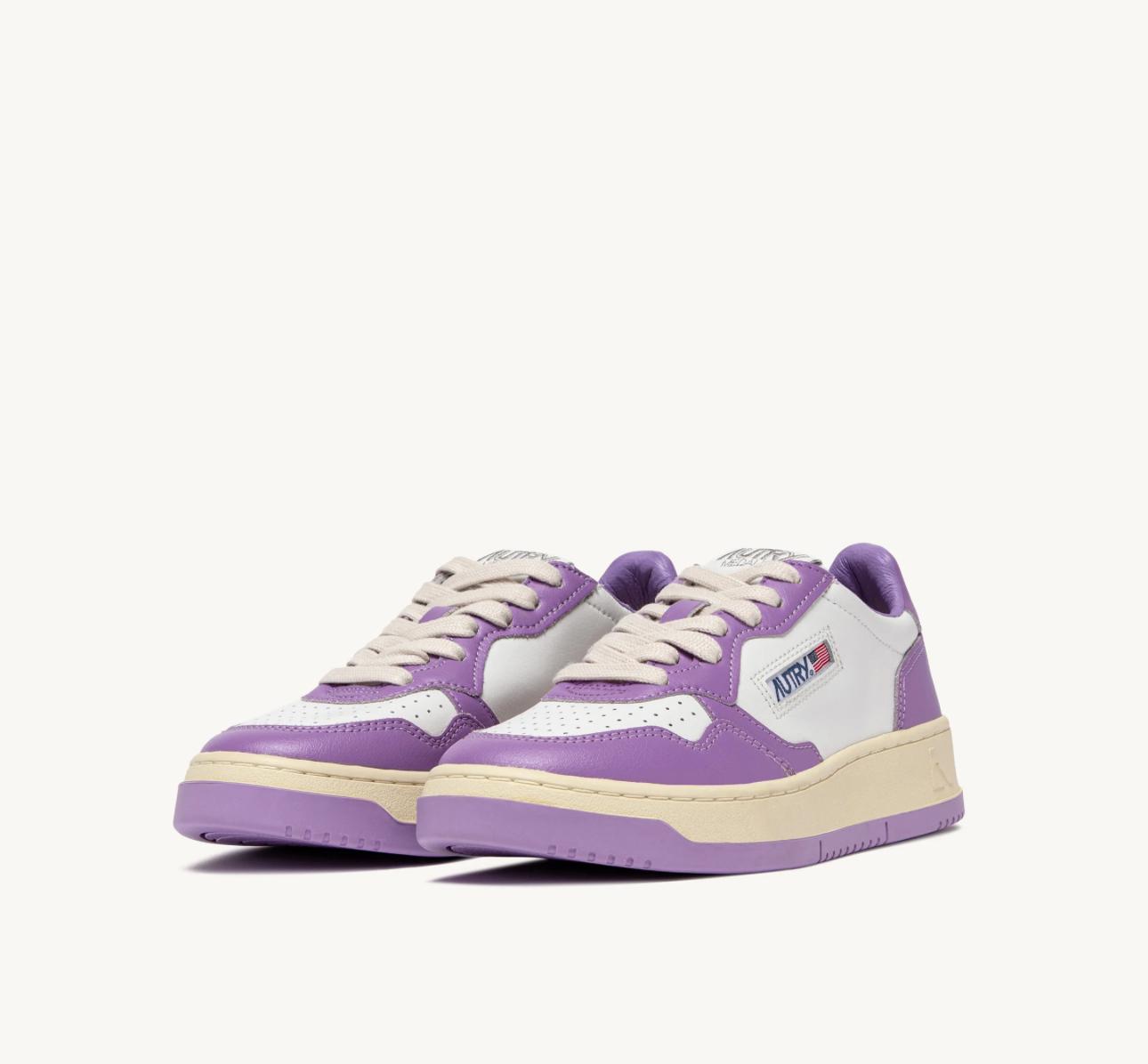 MEDALIST SNEAKERS